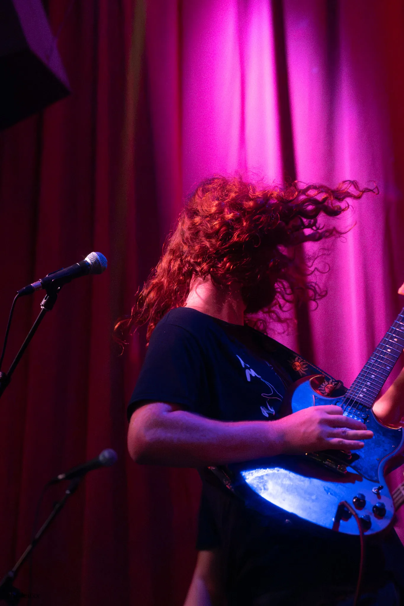 Sofa King performing live, Cincinnati, photo by Darrian Chen
